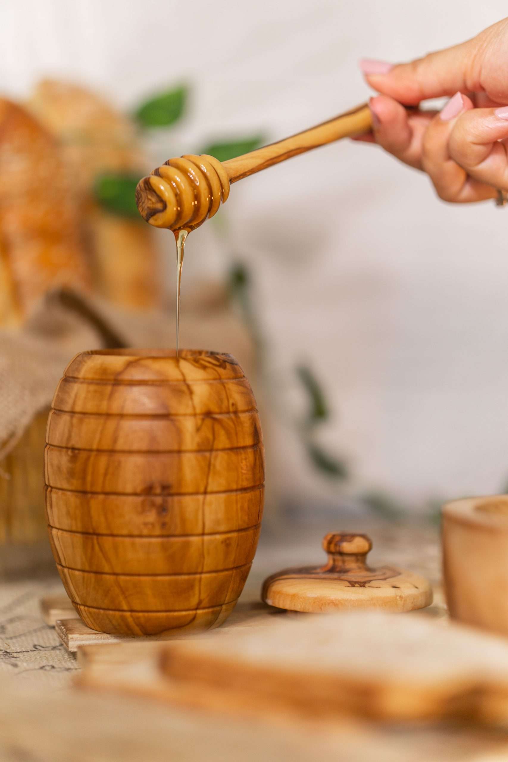 Olive Wooden honey pot with dipper