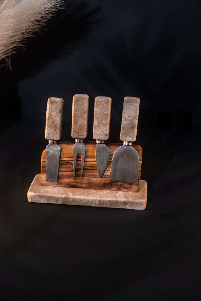 Marble and wood knife set with magnet